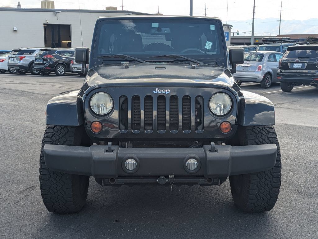 Used 2013 Jeep Wrangler Unlimited Sahara w/ Max Tow Pkg AWD/4WD image 10
