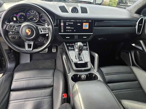 Used 2021 Porsche Cayenne Turbo S image 22