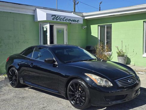 Used 2010 INFINITI G37 Base 2dr Convertible w/ Premium Pkg image 1