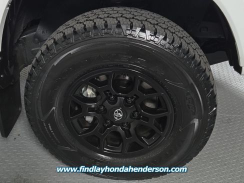 Used 2019 Toyota Tacoma SR5 AWD/4WD image 12