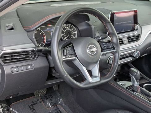 Used 2025 Nissan Altima 2.5 SR AWD/4WD image 14
