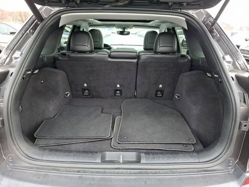 Certified 2019 Jeep Cherokee Limited w/ Luxury Group image 31