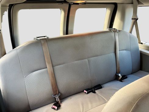 Used 2013 Ford E-350 and Econoline 350 XLT image 26
