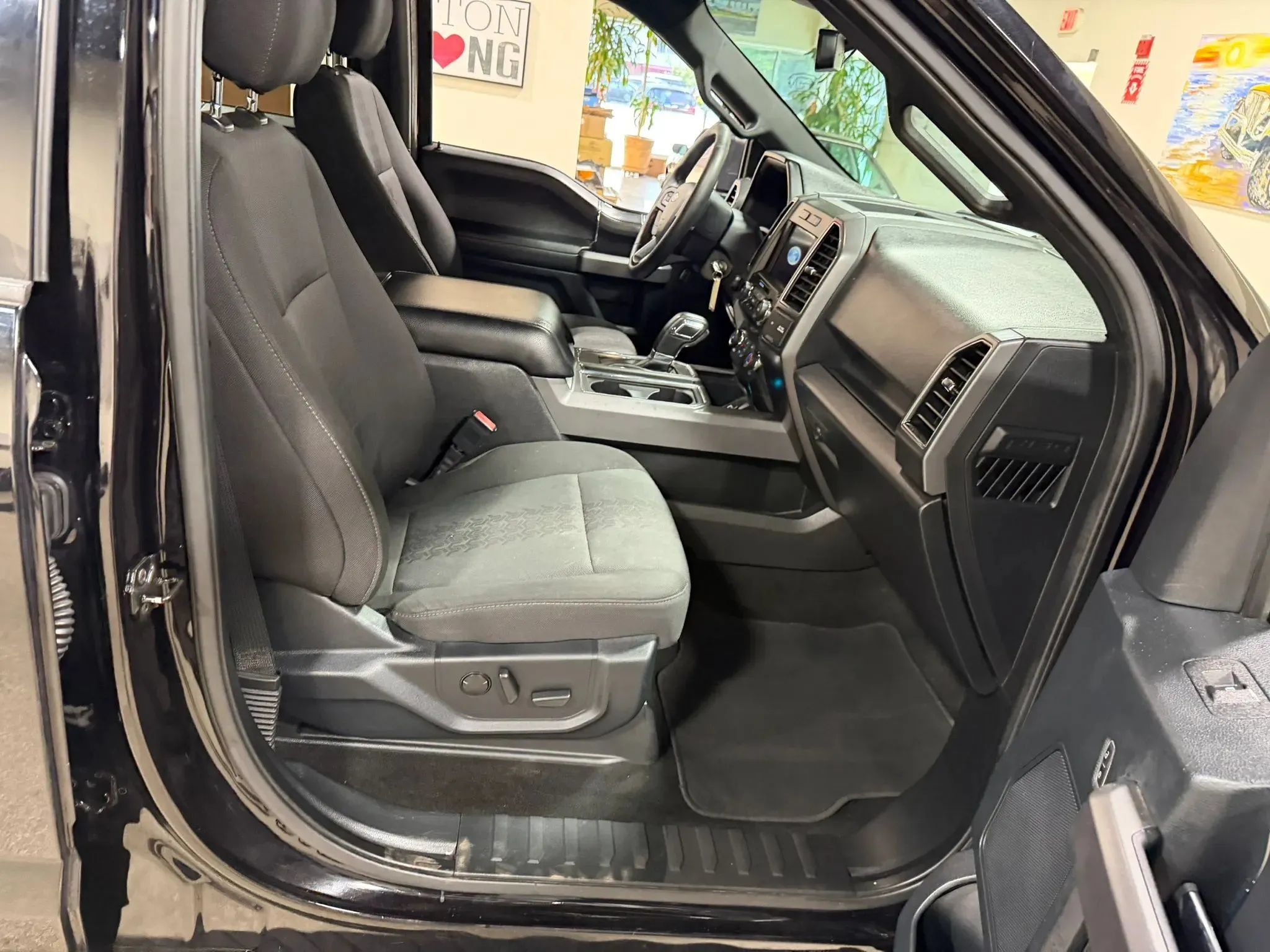 Used 2020 Ford F150 XLT w/ Equipment Group 302A Luxury AWD/4WD image 36