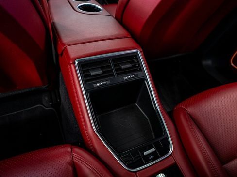 Used 2021 Porsche Panamera 4 image 57