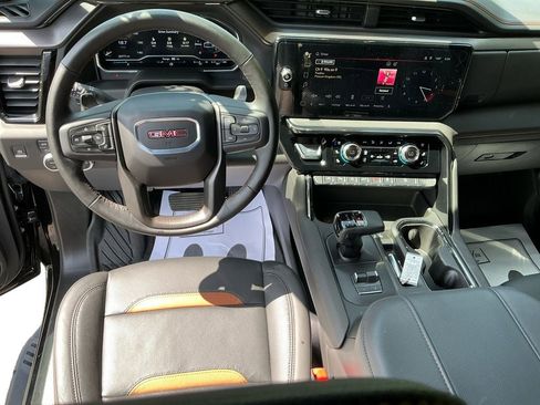 Used 2024 GMC Sierra 1500 AT4 w/ Technology Package image 10