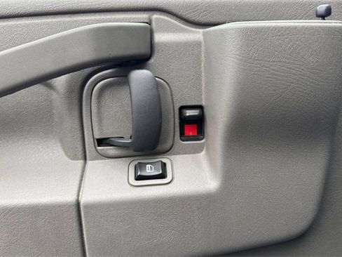 Used 2023 GMC Savana 2500 w/ Driver Convenience Package image 11