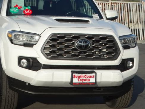 Certified 2023 Toyota Tacoma TRD Sport image 4