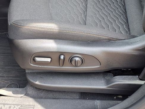 Used 2020 Chevrolet Equinox LT FWD image 4