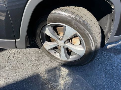 Used 2019 Jeep Cherokee Limited AWD/4WD image 53