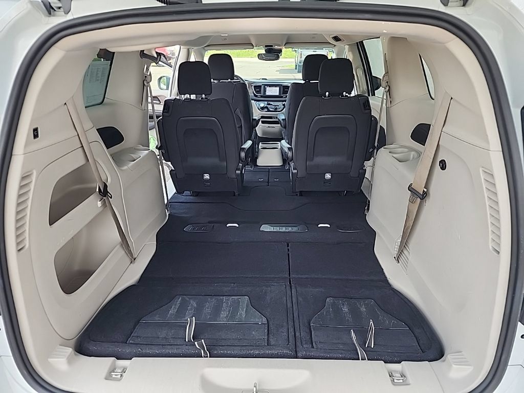 Used 2023 Chrysler Voyager LX FWD image 24