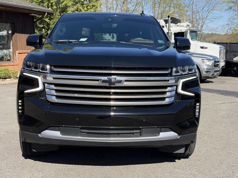 Used 2021 Chevrolet Tahoe High Country w/ Premium Package AWD/4WD image 3
