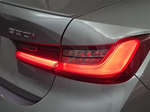Used 2025 BMW 330i xDrive Sedan w/ M Sport Package image 35