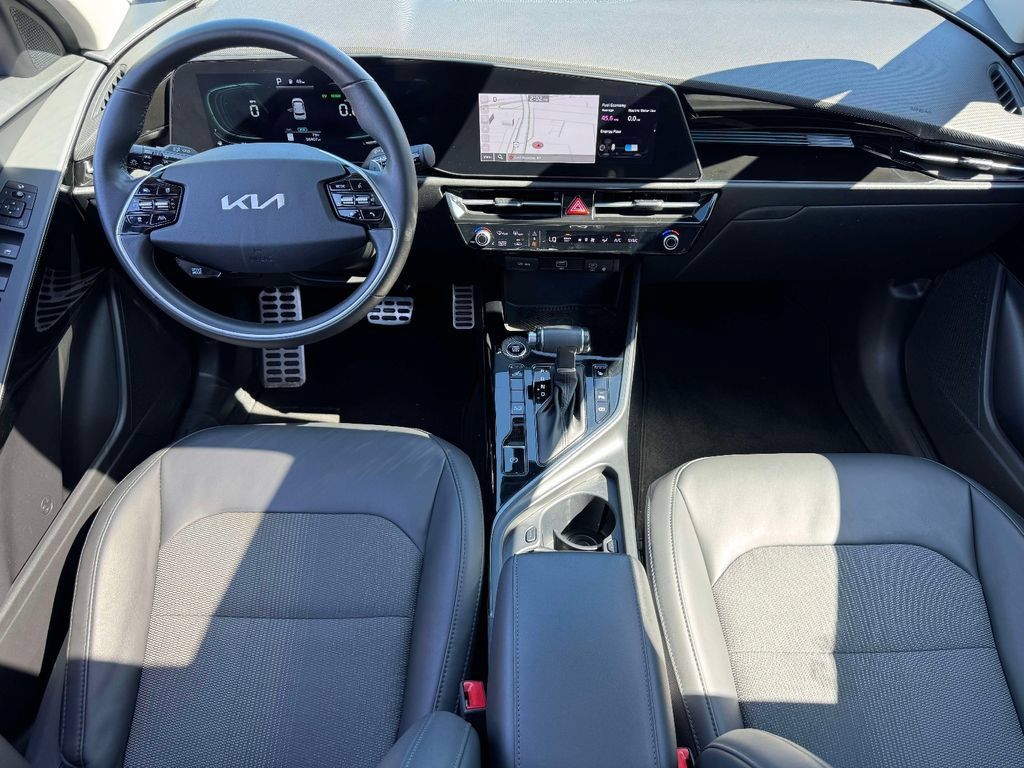 Certified 2023 Kia Niro EX Touring FWD image 14