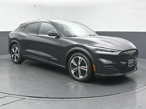 Used 2022 Ford Mustang Mach-E Select image 1