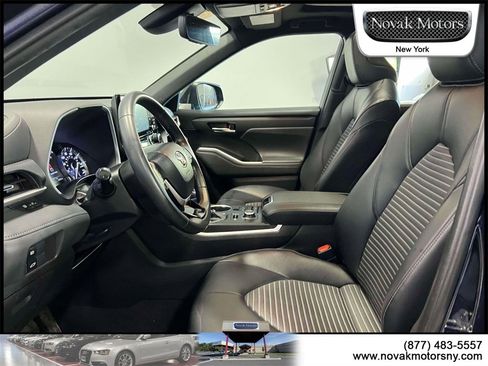 Used 2022 Toyota Highlander XSE image 17
