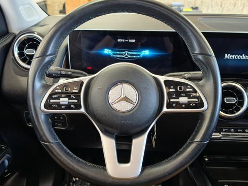 Used 2020 Mercedes-Benz GLB 250 4MATIC w/ Premium Package image 30