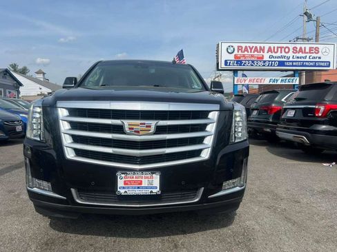 Used 2016 Cadillac Escalade ESV Luxury image 3