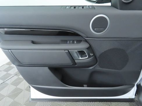 Used 2025 Land Rover Discovery S AWD/4WD image 25