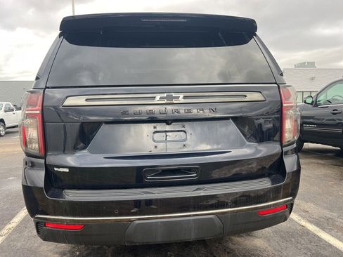 Used 2022 Chevrolet Suburban Z71 image 7