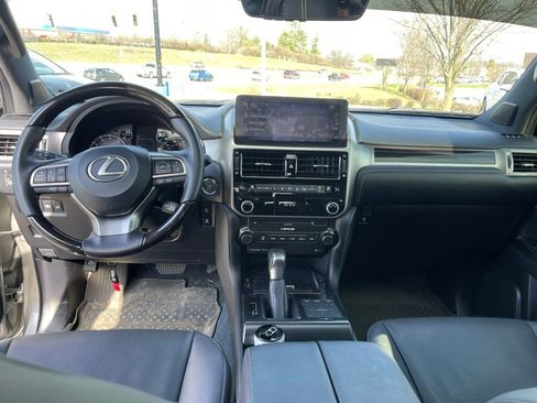 Used 2022 Lexus GX 460 Premium w/ Premium Package image 11