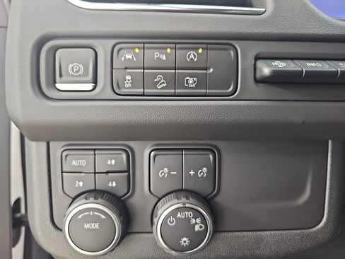 Certified 2023 Chevrolet Tahoe Premier AWD/4WD image 33