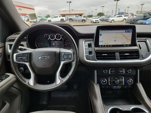 Used 2021 Chevrolet Tahoe Z71 w/ Luxury Package AWD/4WD image 12