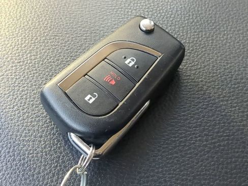 Used 2025 Toyota RAV4 LE image 27