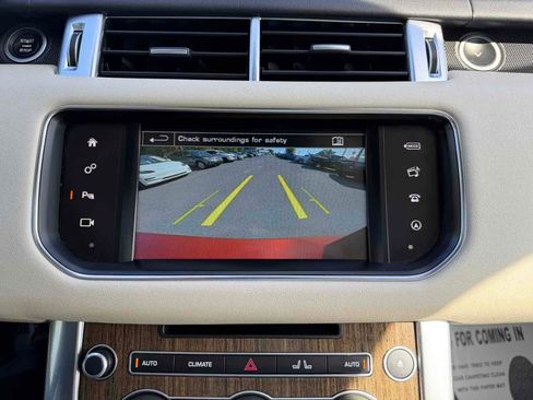 Used 2016 Land Rover Range Rover Sport HSE image 32