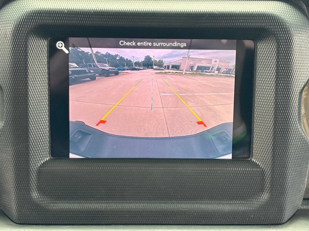 Used 2020 Jeep Gladiator Overland w/ Safety Group AWD/4WD image 27