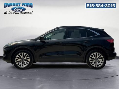 Certified 2022 Ford Escape Titanium AWD/4WD image 2