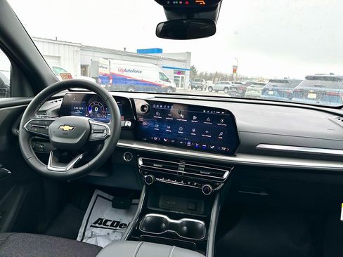 New 2026 Chevrolet Traverse LT w/ Sun and Wheel Package image 11