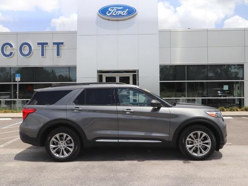 Certified 2023 Ford Explorer XLT w/ Equipment Group 202A AWD/4WD image 16