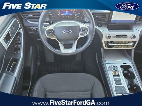 Used 2021 Ford Explorer XLT image 13