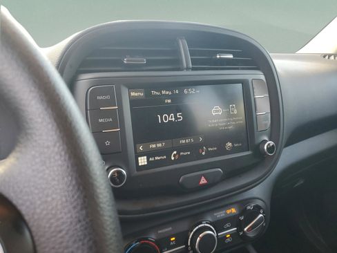 Certified 2025 Kia Soul LX w/ LX Technology Package FWD image 17