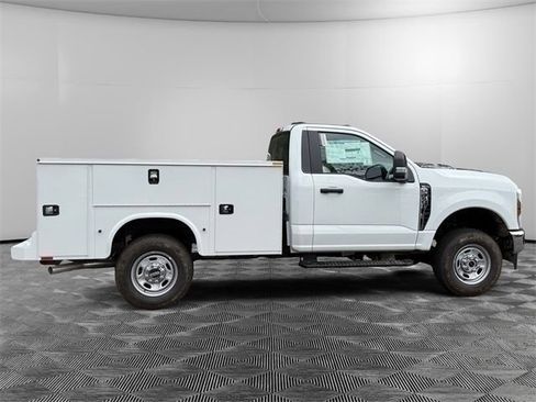 New 2025 Ford F250 XL w/ FX4 Off-Road Package AWD/4WD image 6