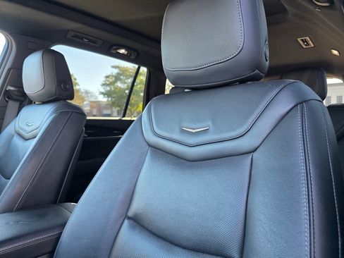 Used 2020 Cadillac XT6 Premium Luxury image 13