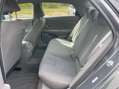 Used 2024 Hyundai Elantra SEL FWD image 28