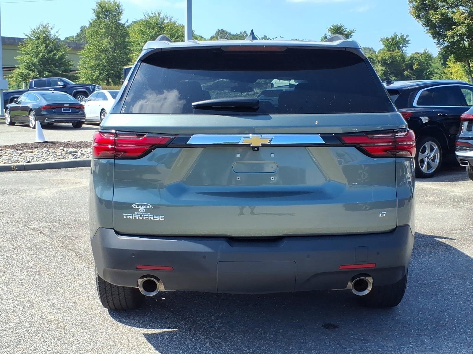 Used 2023 Chevrolet Traverse LT AWD/4WD image 9