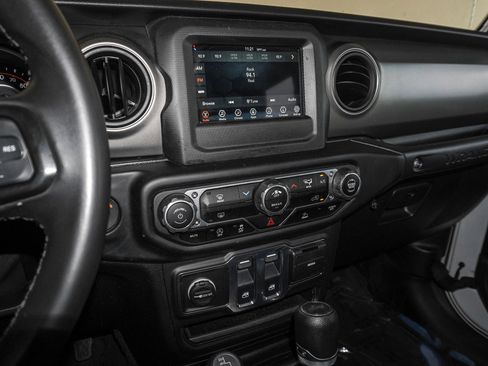 Used 2022 Jeep Wrangler Sport S image 27