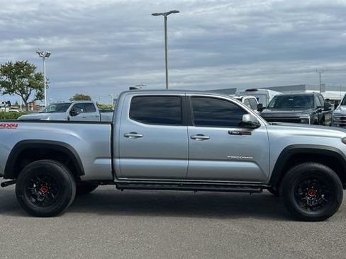 Used 2023 Toyota Tacoma TRD Off-Road w/ TRD Premium Off Road Package AWD/4WD image 2