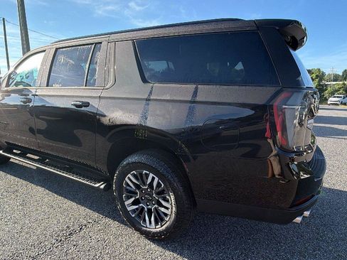 New 2026 Chevrolet Suburban Z71 w/ Comfort Package AWD/4WD image 11