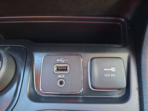 Used 2022 Jeep Cherokee Limited image 22