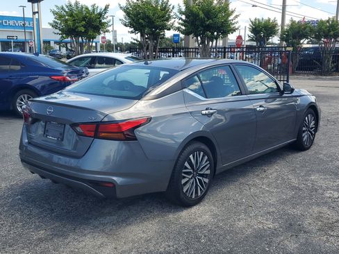 Certified 2024 Nissan Altima 2.5 SV FWD image 4