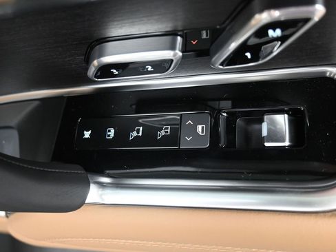 New 2026 Land Rover Range Rover Long Wheelbase SE AWD/4WD image 14
