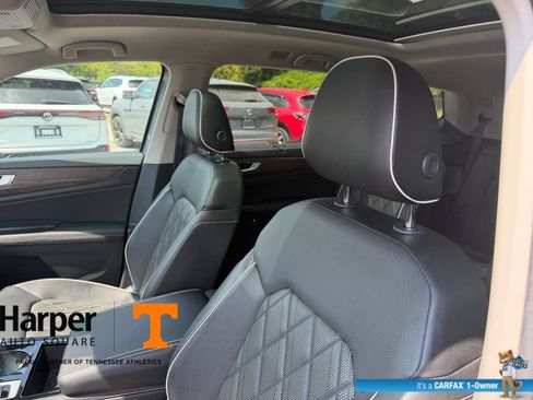 Used 2024 Volkswagen Atlas SEL Premium R-Line AWD/4WD image 12