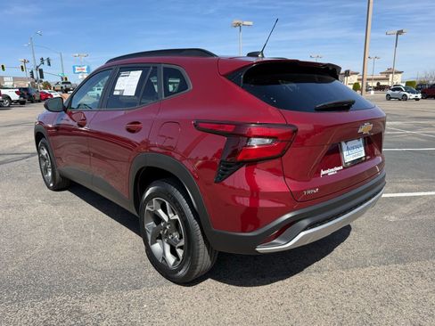 Used 2024 Chevrolet Trax LT image 9