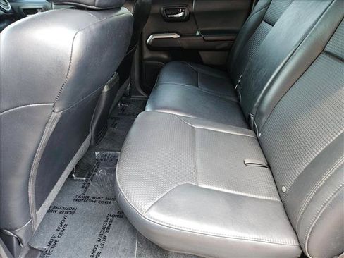 Used 2019 Toyota Tacoma Limited AWD/4WD image 22