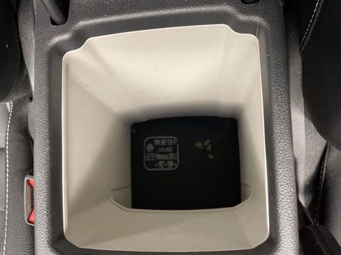 Used 2022 Volkswagen Taos SE image 13