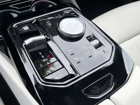 Used 2026 BMW 530i w/ Premium Package image 29